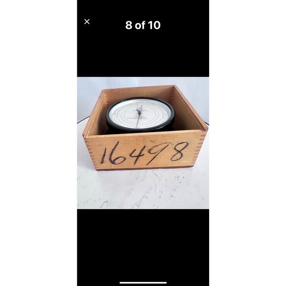 Vintage U.S.
Navy barometer mfg by Friez Bendix
Aviation in Baltimore,
U.S.A. - Picture 8 of 10